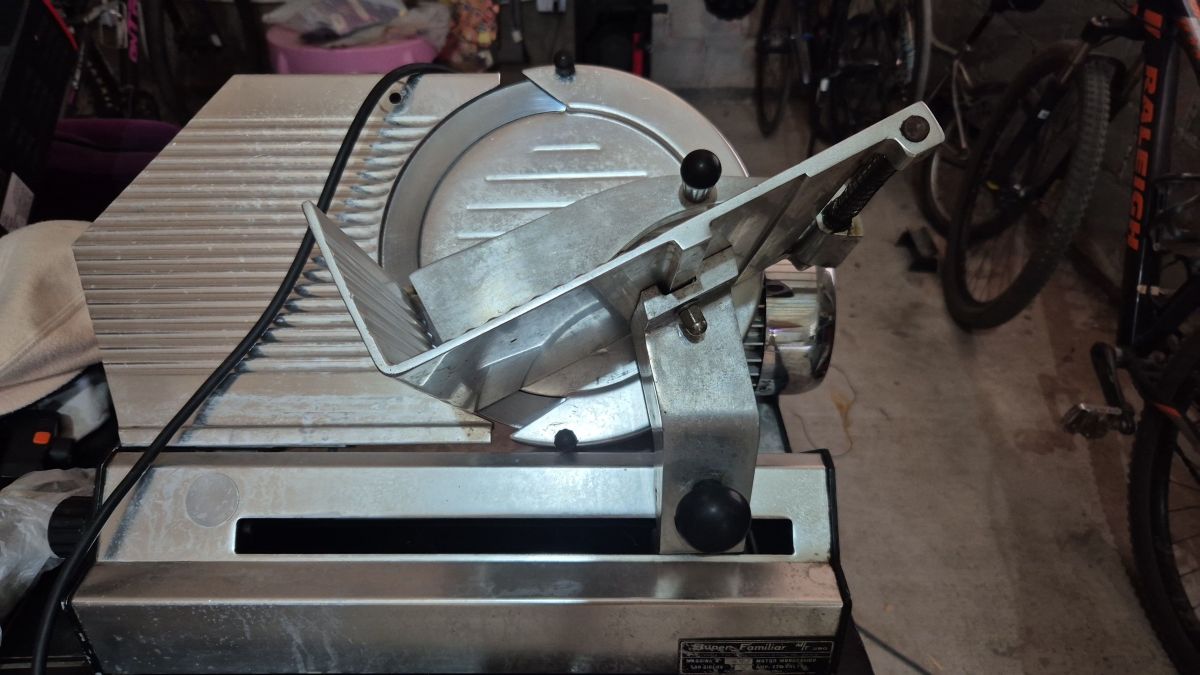 Maquina de cortar fiambre